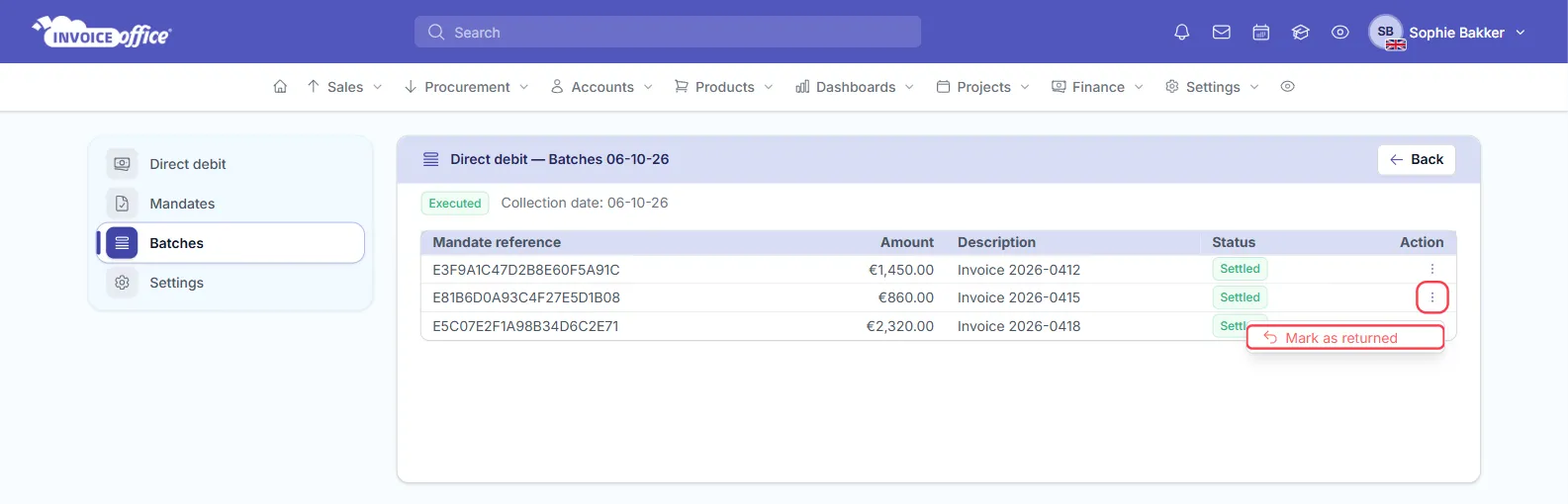 The detail of the executed direct debit batch of 06-10-26 in Invoice Office with three Settled collections for invoices 2026-0412, 2026-0415 and 2026-0418; the Action menu of the €860.00 collection is open and Mark as returned is outlined in red
